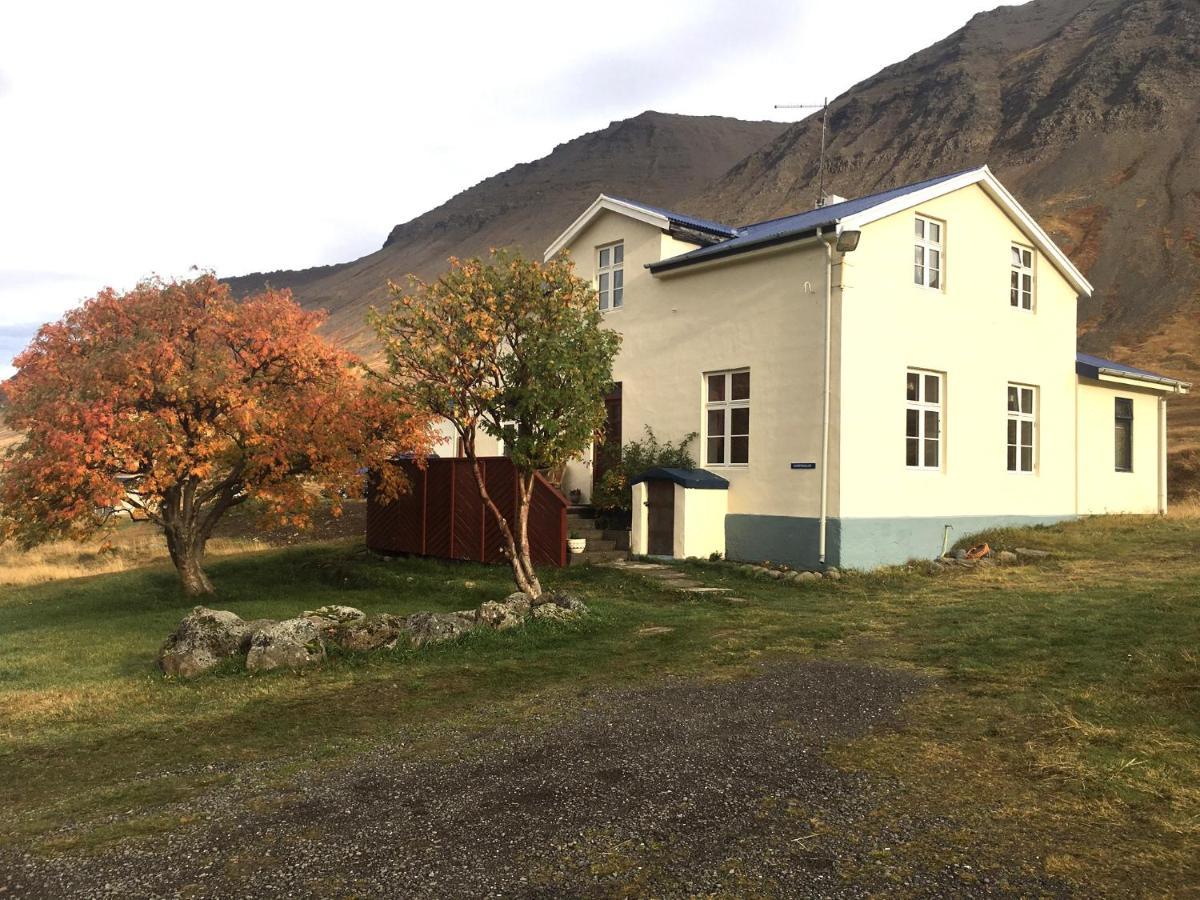 Korpudalur Hi Hostel Flateyri Екстер'єр фото