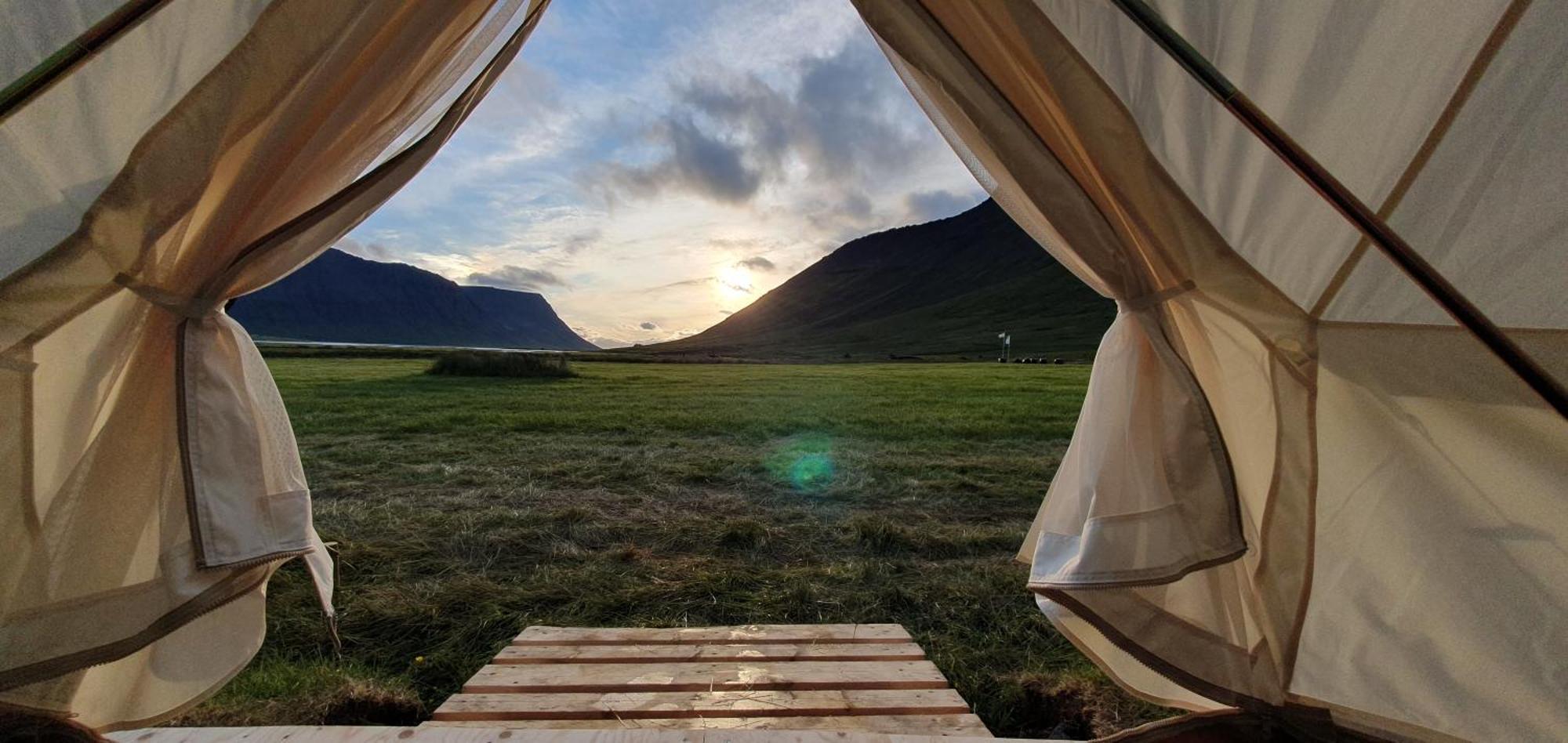 Korpudalur Hi Hostel Flateyri Екстер'єр фото